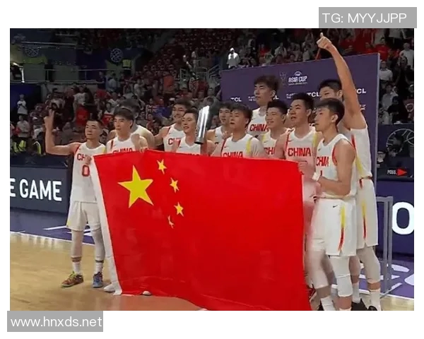 亚洲杯决赛精彩回顾：中国队勇夺冠军，历史性胜利引爆全国热议